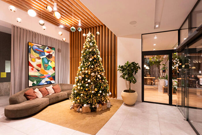 1 Bedroom Flat To Rent In Bloom East, Nine Elms Ln, Nine Elms, London, SW11