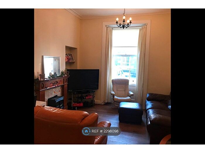 6 Bedroom End Of Terrace House To Rent In Queen Street, Stirling, FK8