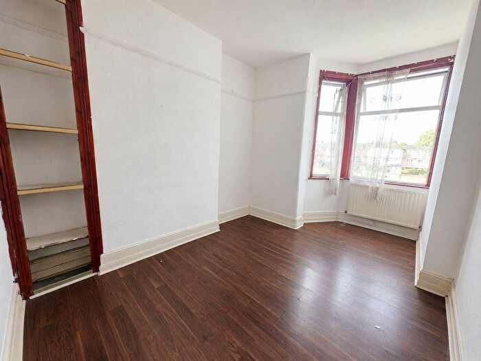 2 Bedroom Flat To Rent In High Street South, London, E6