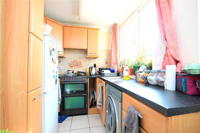 1 Bedroom Apartment To Rent In Furze Hill House, Furze Hill, Hove, BN3