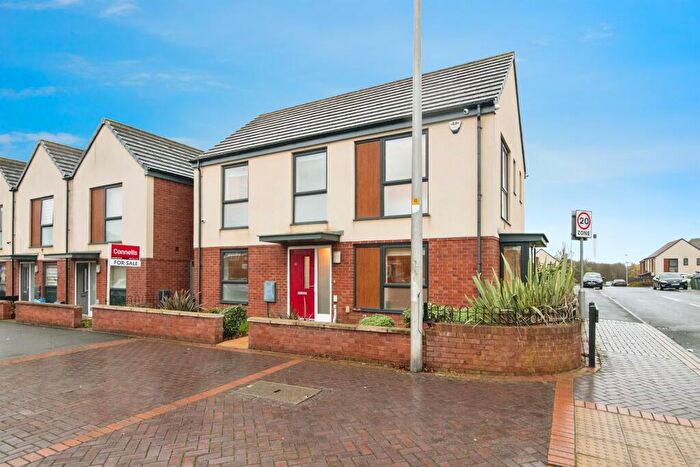 4 Bedroom Detached House For Sale In Claypit Lane, West Bromwich, B70