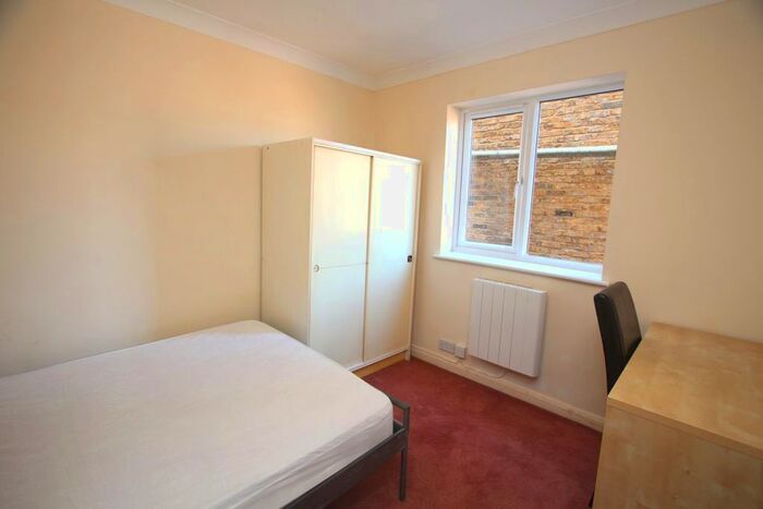 4 Bedroom Flat To Rent In Surbiton Road, Kingston Upon Thames, KT1