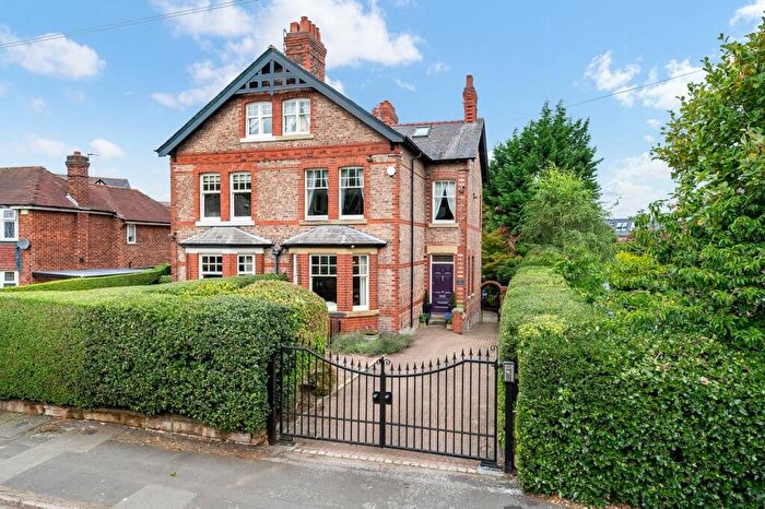 5 Bedroom Semi-Detached House For Sale In Chapel Road, Alderley Edge, SK9