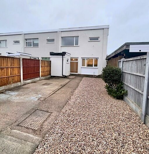 3 Bedroom House To Rent In Crabtree Field, Colwick Park, Nottingham, NG2