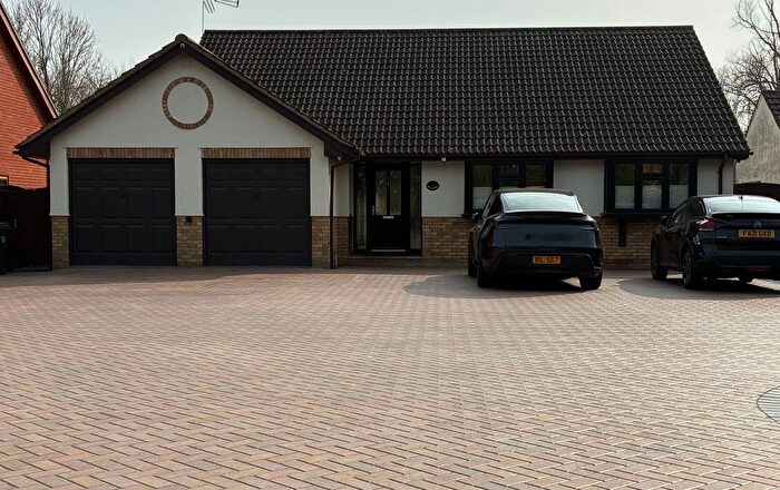 3 Bedroom Bungalow For Sale In Burnt Mills Road, Basildon, SS13