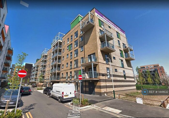 2 Bedroom Flat To Rent In Priory Court, Romford, RM7