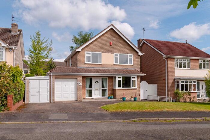 3 Bedroom Detached House For Sale In Wollescote Road, Pedmore, Stourbridge, DY9