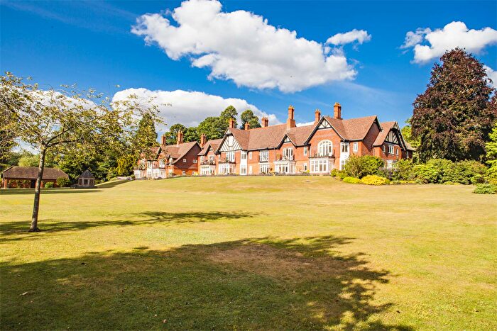 3 Bedroom Flat To Rent In Thames Bank, Goring On Thames, RG8