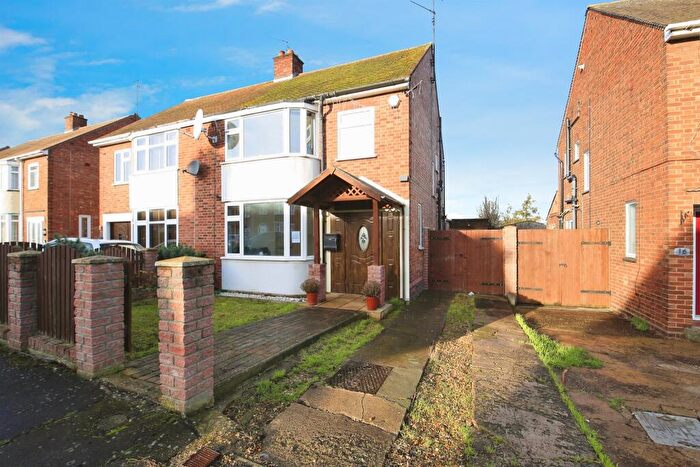 3 Bedroom Semi-Detached House For Sale In Mead Close, Peterborough, PE4