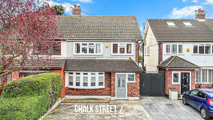 3 Bedroom Semi Detached House For Sale In Berkshire Way, Hornchurch, RM11