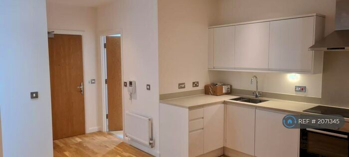 2 Bedroom Flat To Rent In Lansdowne Road, Croydon, CR0