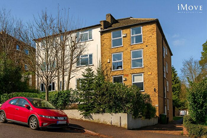 2 Bedroom Flat For Sale In Versailles Road, London, SE20