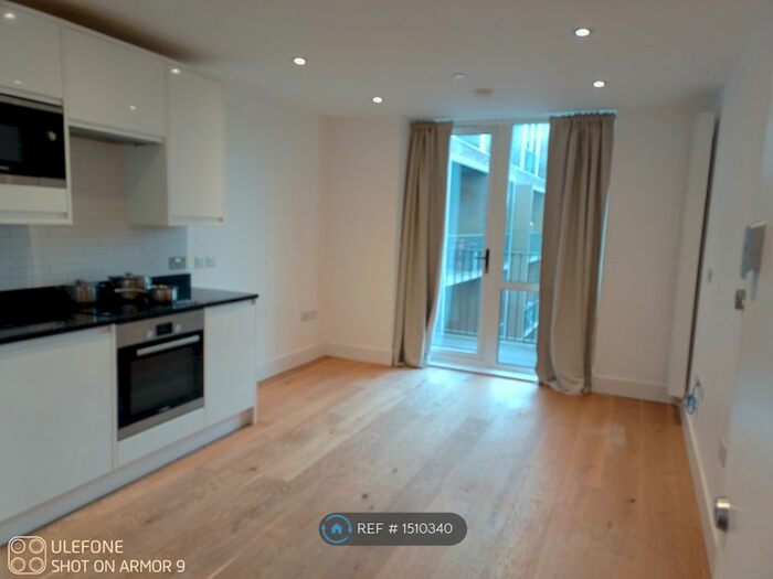 1 Bedroom Flat To Rent In Central Cross Apartments, Croydon, CR0