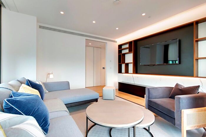 3 Bedroom Flat To Rent In Buckingham Gate, London, SW1E