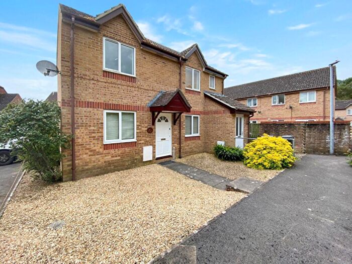 1 Bedroom Apartment For Sale In Rupert Close, Devizes, SN10