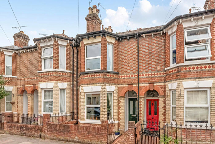 3 Bedroom Terraced House For Sale In Swainstone Road, Reading, Berkshire, RG2