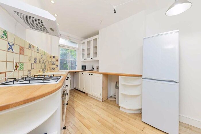 1 Bedroom Apartment For Sale In Gloucester Crescent, London, NW1