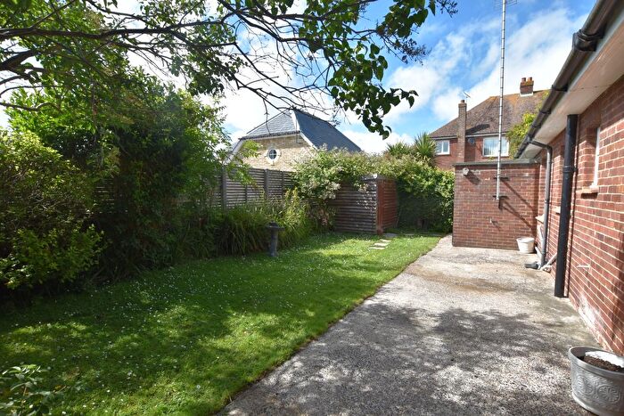 2 Bedroom Detached Bungalow For Sale In Mutrix Gardens, Margate, CT9
