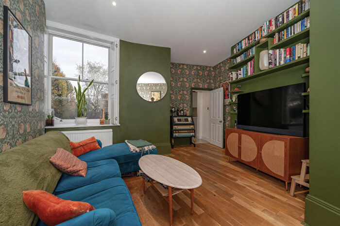 2 Bedroom Flat For Sale In Kings Gardens, London, NW6