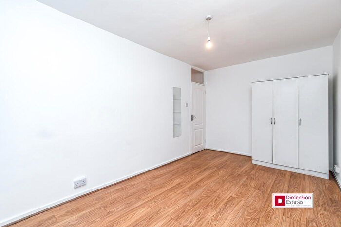 4 Bedroom Maisonette To Rent In Solebay Street, London, E1