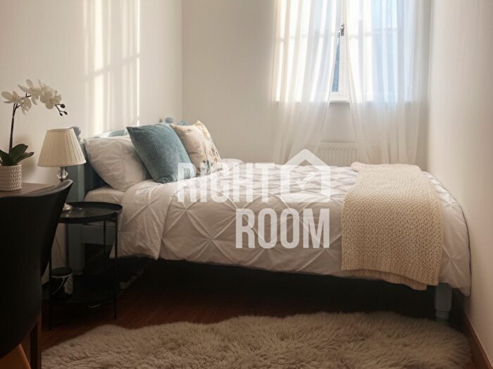 1 Bedroom Flat To Rent In Room To Rent, Lancaster Drive, London, E14