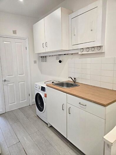 Studio To Rent In Elmwood Avenue, Harrow, HA3