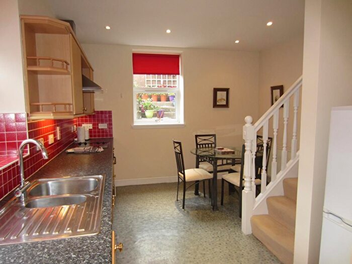 2 Bedroom Maisonette To Rent In Hamilton Place, Aberdeen, AB15