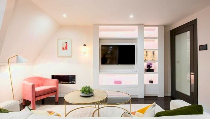 2 Bedroom Flat To Rent In Duke Street, Mayfair, London, W1K