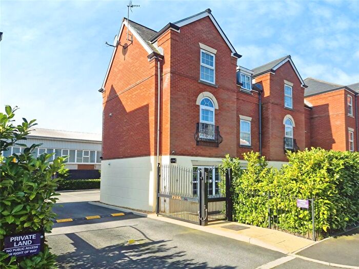 2 Bedroom Flat For Sale In Kings Park, Leigh, Greater Manchester, WN7
