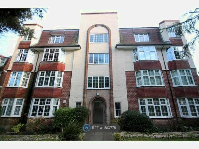 4 Bedroom Flat To Rent In Pine Mansions, Bournemouth, BH1