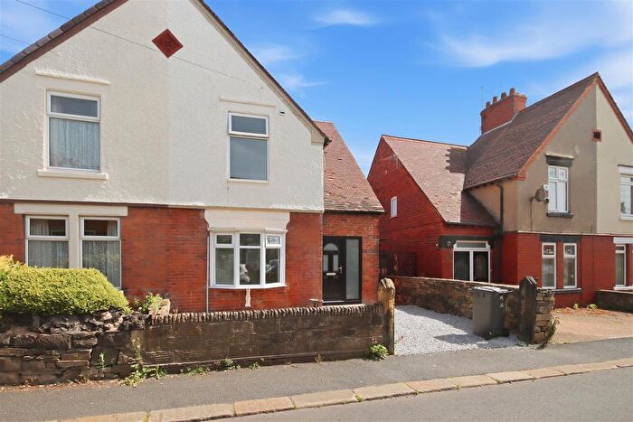 3 Bedroom Semi Detached House For Sale In Vincent Crescent, Chesterfield, S40