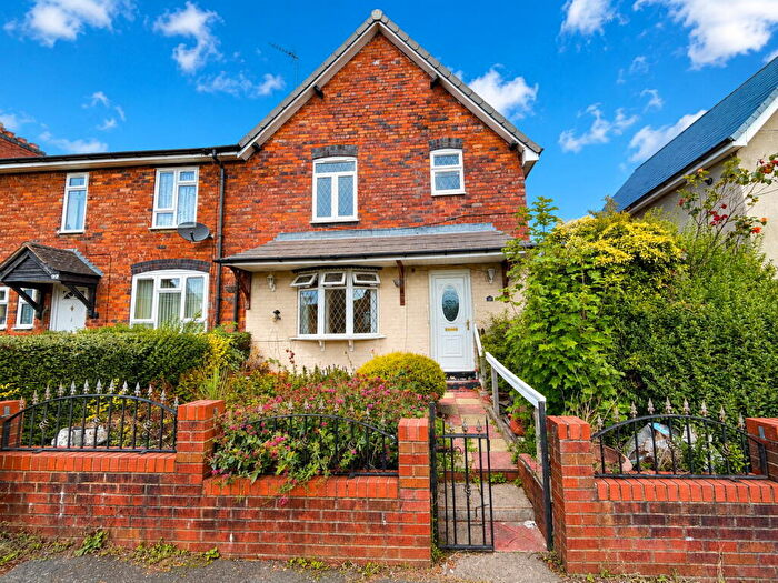 3 Bedroom End Of Terrace House For Sale In Yew Tree Road, Netherton, Dudley, DY2