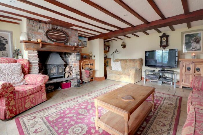 2 Bedroom Cottage For Sale In High Street, Saul, Gloucester, GL2