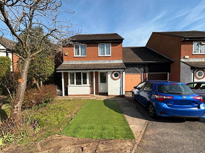 4 Bedroom Semi-Detached House To Rent In Brearley Close, Uxbridge, UB8