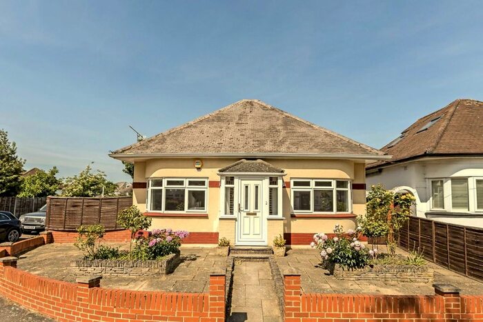 2 Bedroom Property To Rent In Rosecroft Gardens, Twickenham, TW2