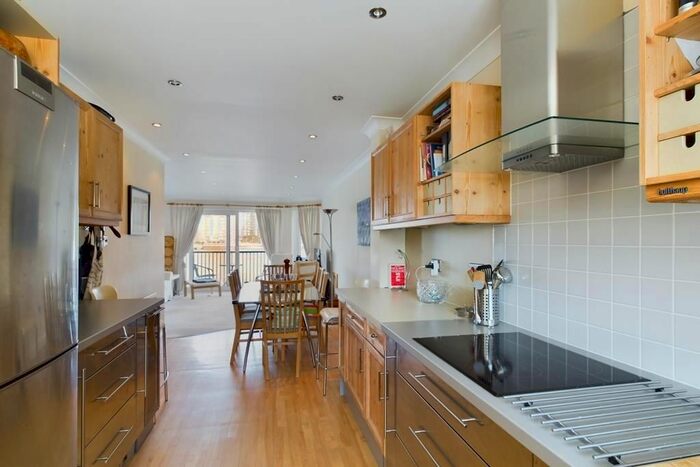 3 Bedroom Town House For Sale In Calshot Court, Ocean Village, SO14