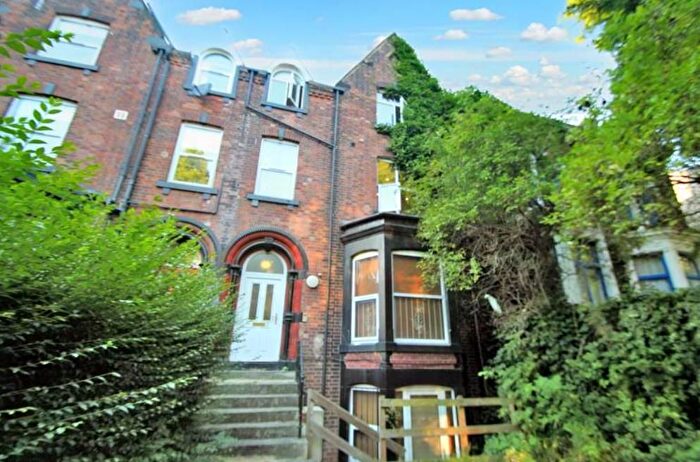 1 Bedroom Flat To Rent In St Johns Terrace, Hyde Park, Leeds, West Yorkshire, LS3