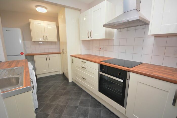 1 Bedroom Flat To Rent In Baddow Road, Great Baddow, Chelmsford, CM2