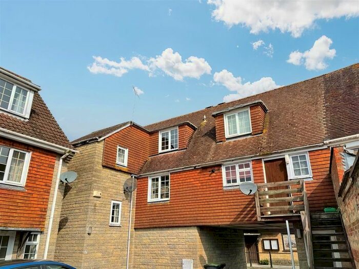 1 Bedroom Flat To Rent In Market Cross, Sturminster Newton, DT10