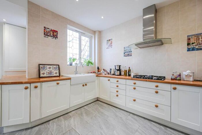 5 Bedroom Terraced House For Sale In Grand Parade, Leigh-On-Sea, SS9