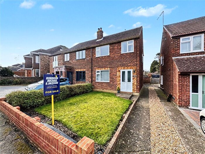 3 Bedroom Semi Detached House For Sale In Wigmore Road, Wigmore, Kent, ME8