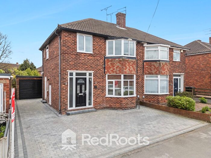 3 Bedroom Semi-Detached House For Sale In Cedar Road, Balby, Doncaster, DN4