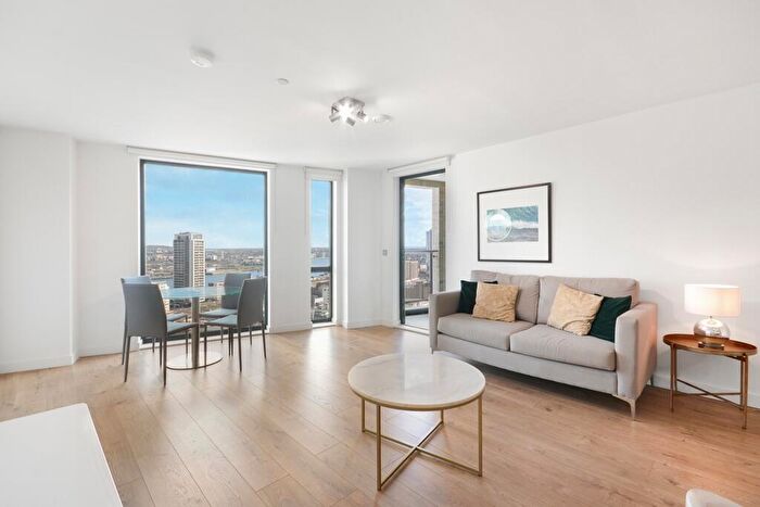 1 Bedroom Flat To Rent In Williamsburg Plaza London, E14