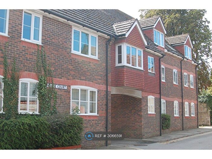2 Bedroom Flat To Rent In Palace Court, Dorchester, DT1