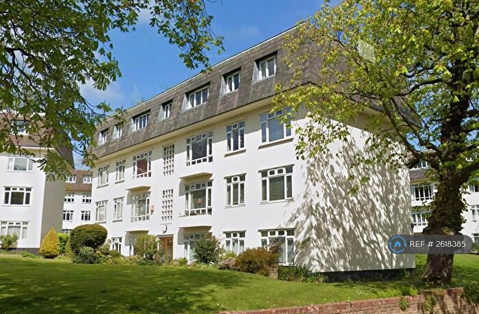 2 Bedroom Flat To Rent In Park Court, London, SE26