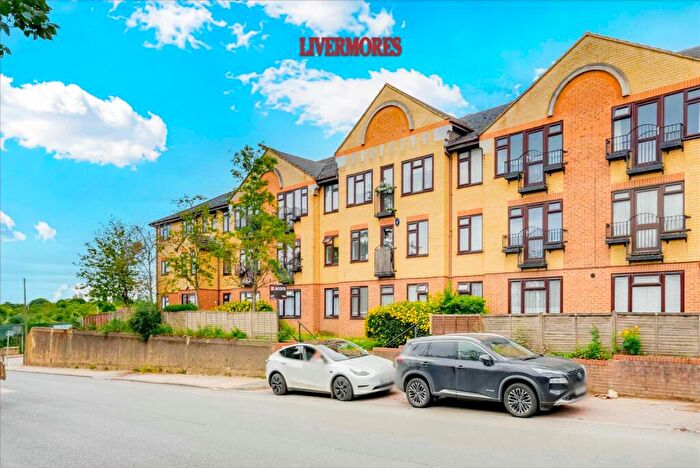 1 Bedroom Flat For Sale In London Road, Greenhithe, DA9