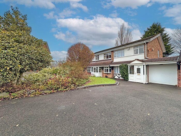 3 Bedroom Semi Detached House For Sale In Packwood Road, Tividale, Oldbury, B69