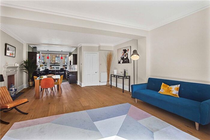 2 Bedroom Flat For Sale In St Dunstans Road, London, W6