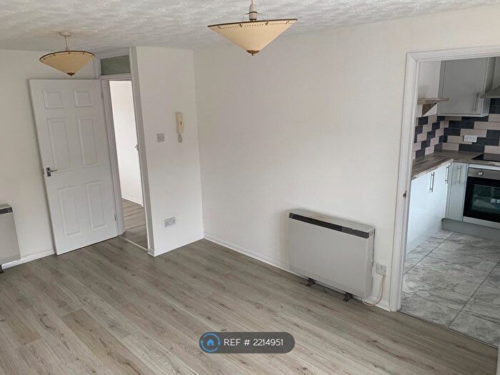 2 Bedroom Flat To Rent In Mill Road, Wellingborough, NN8