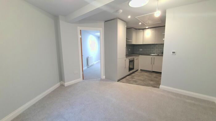 1 Bedroom Flat To Rent In London Road, Chalfont St. Giles, HP8